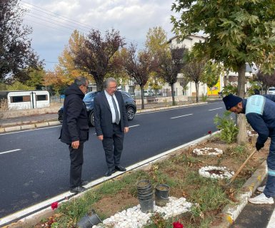 Belediye Başkanımız Sayın Mustafa Kenan Sarıtaş, belediyemiz ekiplerinin sahada yürüttüğü çalışma alanlarını ziyaret ederek, incelemelerde bulundu.