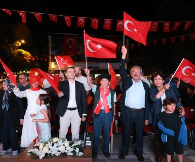 15 TEMMUZ DEMOKRASİ VE MİLLÎ BİRLİK GÜNÜ, İLÇEMİZDE BÜYÜK BİR COŞKU VE ANLAM YÜKLÜ BİR PROGRAMLA ANILDI