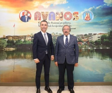 Nevşehir Gençlik ve Spor İl Müdürü Sayın Muhsin Özdemir, İlçe Gençlik ve Spor Müdür V. Sayın Orhan Gazi Elkıran ile birlikte Belediye Başkanımız Sayın Mustafa Kenan Sarıtaş'ı ziyaret etti.