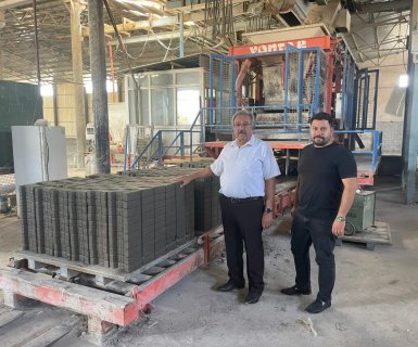 Belediyemize ait Kilit Parke ve Bordür Tesisi, uzun bir aranın ardından Belediye Başkanımız Sayın Mustafa Kenan Sarıtaş’ın girişimleriyle yeniden üretime başladı.