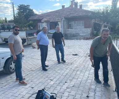 Belediye Başkanımız Sayın Mustafa Kenan Sarıtaş, İlçe Gençlik ve Spor Müdürlüğü yanında bulunan menfez üzerinde gerçekleştirilen demir korkuluk montaj çalışmalarını yerinde inceledi.