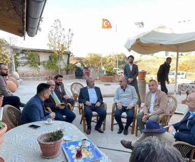 Belediye Başkanımız Mustafa Kenan Sarıtaş, Avanos Kaymakamı Osman Bilici'ninde katıldığı Güray Müzede düzenlenen Türkmenistan kültürünü anlatan resim sergisine katıldı.