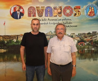 Balık Çiftliği sahibi Hasan Şahin Belediye Başkanımız Mustafa Kenan Sarıtaş'ı makamında ziyaret etti.