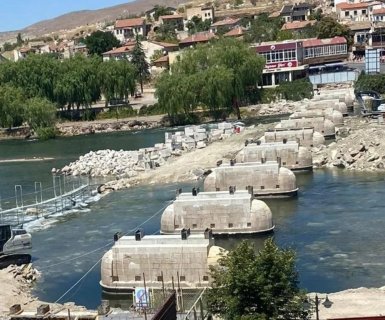 Belediye Başkanımız Köprümüzün mümkün olan en kısa zamanda hizmete açılabilmesi için yetkililerden bilgi alarak çalışmaları yakından takip ediyor.