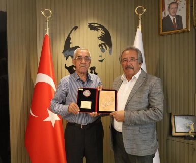 Göreme Belediyesi’nin önceki dönem Belediye Başkanlarından Sayın Mustafa Mızrak, Belediye Başkanımız Sayın Mustafa Kenan Sarıtaş’ı makamında ziyaret etti.