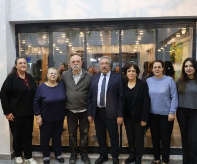 Belediye Başkanımız, Avanos’un yetiştirdiği değerli sinema sanatçısı hemşehrimiz Sayın Dr. Ercan Kesal ile ilçemizde çekimlerine başlanan Kıyıdaki Gölge filminin set ekibini belediyemiz Sosyal Tesislerinde ağırladı.