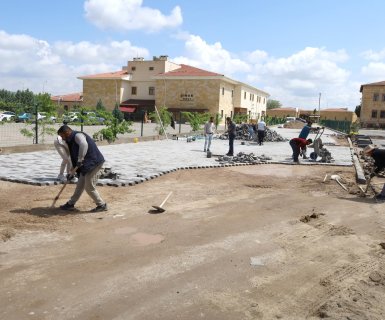 Fen işleri müdürlüğü ekiplerimiz, ilçemizin bir çok noktasında çalışmalarını aralıksız sürdürüyor.