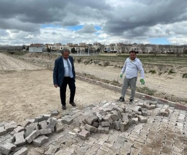 Belediye Başkanımız Sn. Mustafa Kenan Sarıtaş, belediyemizin çalışma alanlarını ziyaret ederek sahada incelemelerde bulundu.