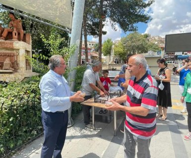 İlçemizin Çeşitli Noktalarında Paylaşmanın ve Bereketin Simgesi Olan Aşure İkramında Bulunduk