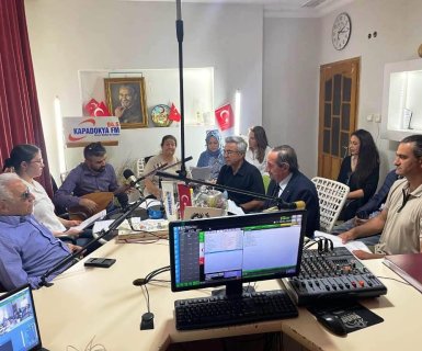 Koro üyelerimiz, Kapadokya FM’de yayınlanan ve Ömer Kavak’ın hazırlayıp sunduğu “Görmeyen Gözler” programına konuk oldular.