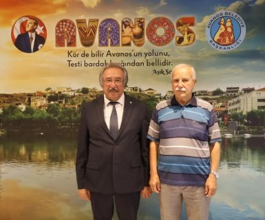 Hemşehrimiz Mustafa Durmaz Belediye Başkanımız Mustafa Kenan Sarıtaş'ı makamında ziyaret ettiler.