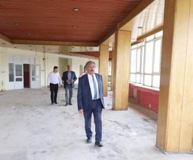 Belediye Başkanımız Mustafa Kenan Sarıtaş, eski yurt binasında incelemeler yaptı.