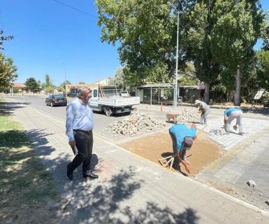Belediye Başkanımız Mustafa Kenan Sarıtaş ,belediye personellerinin çocuk parklarında gerçekleştirdikleri çalışmaları yerinde inceleyip çalışmalar hakkında bilgiler aldı.
