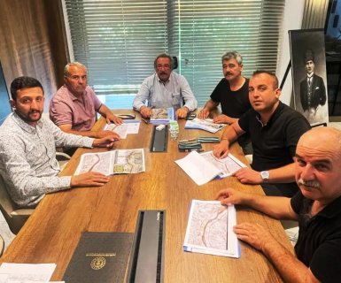 Hafta içi hafta sonu demeden; gece gündüz gözetmeden belediye yönetimi olarak kesintisiz çalışıyoruz.