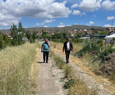 Belediye Başkanımız Sayın Mustafa Kenan Sarıtaş, belediyemize ait iş sahalarında sürdürülen çalışmaları sahada kontrol etti.