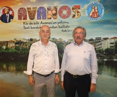 Hemşehrimiz Mustafa Taşkın, Belediye Başkanımız Mustafa Kenan Sarıtaş'ı makamında ziyaret etti.