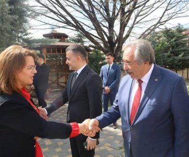 Avanos’ta kurumlar arası resmi bayramlaşma programı gerçekleştirildi.