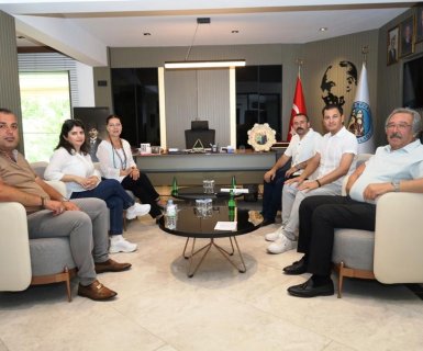 Erciyes Üniversitesi Rektörlük Güzel Sanatlar Bölüm Başkanı Sayın Öğr. Gör. Nihal Şengün ve akademisyenler Belediye Başkanımızı ziyaret ettiler.