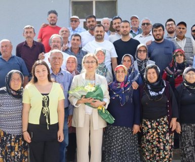 TBMM MHP Grup Başkanvekili ve Nevşehir Milletvekilimiz Sayın Prof. Dr. Filiz Kılıç, Belediye Başkanımız Sayın Mustafa Kenan Sarıtaş, MHP heyeti ile birlikte Karacauşağı Köyü, Kalaba Belediyesi ve Sarılar Köyü’ne ziyarette bulunuldu.