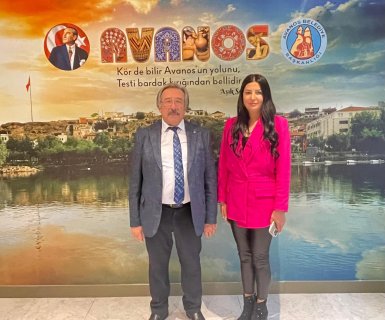 Gazeteci Sn. Dilek Koca, Belediye Başkanımız Sn. Mustafa Kenan Sarıtaş'ı ziyaret etti.