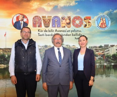 Horasan Ereni Hacıbektaş Veli Derneği Dernek Başkanı Sayın Nuriye Göçer ve Dernek Yönetim Kurulu Üyesi Sayın Cem Emre Güvenç Belediye Başkanımız Sayın Mustafa Kenan Sarıtaş'ı ziyaret ettiler.