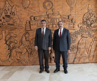 BELEDİYE BAŞKANIMIZDAN, NEVÜ REKTÖRÜ SAYIN PROF. DR SEMİH AKTEKİN’E ZİYARET