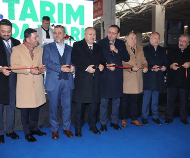 Belediye Başkanımız Mustafa Kenan Sarıtaş, bu sene 3. kez düzenlenen Nevşehir Kapadokya Tarım Ekipmanları, Gıda ve Hayvancılık Fuarı’nın açılışına katıldı.