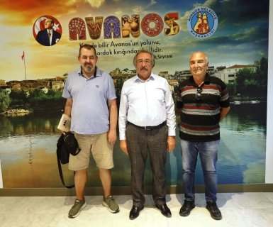 Alper Aksit ve Mustafa Taşkın Belediye Başkanımız Mustafa Kenan Sarıtaş'ı makamında ziyaret etti.