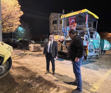 Sarıhan Caddesinde Sıcak Asfalt Çalışması Devam Ediyor.