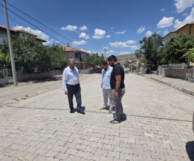 EKONOMİK ÖMRÜNÜ TAMAMLAMIŞ YOLLARIMIZDA KİLİT PARKE YOL ÇALIŞMALARI