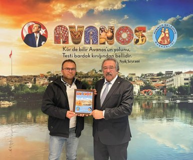 Belediye Başkanımız Sayın Mustafa Kenan Sarıtaş, ilçemizde yeni açılarak faaliyete başlayan işletmelerin sahiplerine “Hayırlı Olsun Plaketi” takdim etti.