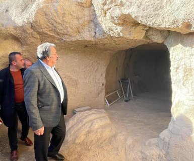Belediye Başkanımız Sn. Mustafa Kenan Sarıtaş, Köybağı Kaya Oyma Yerleşim Alanında İncelemelerde Bulundu