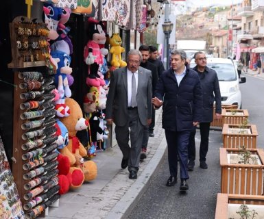 Kapadokya Alan Başkanı Sayın Aydın Cem Aslanbay, Belediye Başkanımız Sayın Mustafa Kenan Sarıtaş’ı makamında ziyaret etti.