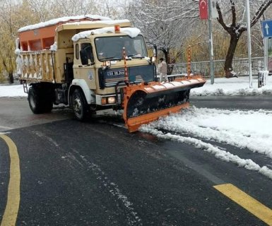 Karla mücadele çalışmalarımız hız kesmeden devam ediyor.