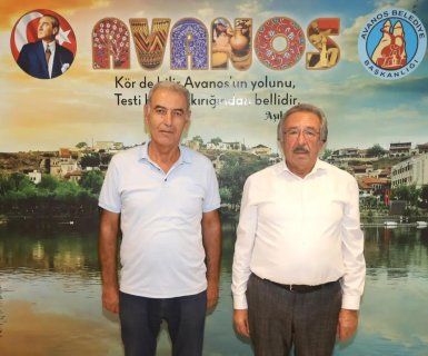 Hemşehrimiz Emekli Jn. Albay Arif Sağlık, Belediye Başkanımız Mustafa Kenan Sarıtaş'ı makamında ziyaret etti.