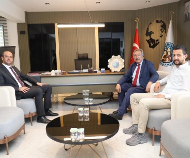 PTT Başmüdürü Sayın Hanifi Çobanoğlu, Belediye Başkanımız Sayın Mustafa Kenan Sarıtaş’ı makamında ziyaret etti.
