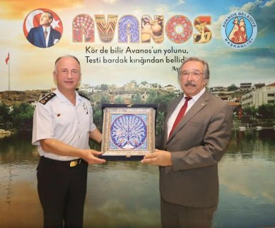 Nevşehir İl Jandarma Komutanı Jan. Kıd. Albay Numan ÖKSÜZ, Avanos İlçe Jandarma Komutanı J. Binbaşı İsmail HORZUM ile birlikte Belediye Başkanımız Mustafa Kenan SARITAŞ'I ziyaret etti.