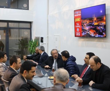 Belediye Başkanımız Sayın Mustafa Kenan Sarıtaş ve Avanos Kaymakamımız Sayın Osman Bilici kamu personelleri ile Sosyal Tesislerimizde bir araya geldi.