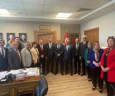 Belediye Başkanımız Sayın Mustafa Kenan Sarıtaş, Milliyetçi Hareket Partisi Nevşehir heyeti ile birlikte, Milliyetçi Hareket Partisi Genel Başkan Yardımcısı ve Ankara Milletvekili Sayın Yaşar Yıldırım Beyefendiye ziyarette bulundu.