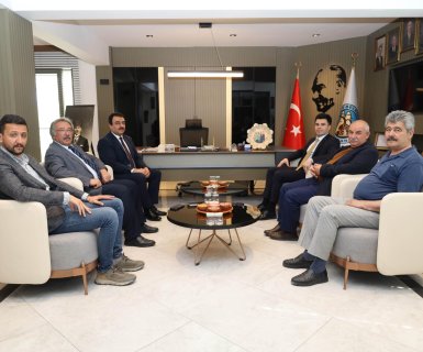 Adalet Bakanlığı Baş Müfettişi Sayın Mevlüt Karataş ve Avanos Başsavcısı Sayın Hasan Aydın, Belediye Başkanımız Sayın Mustafa Kenan Sarıtaş’ı makamında ziyaret ettiler.