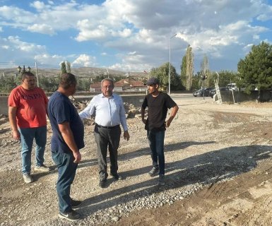 Belediye Başkanımız, İlçemizin yeni Hükümet Konağı’nın hızla devam eden temel atma çalışmalarını yerinde inceleyerek çalışmalar hakkında bilgi aldı.