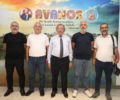 Sayın Mehmet Harmancı, Sayın Harun Kartal, Sayın Mahmut Sevinmez ve Sayın Safa Atiş, Belediye Başkanımız Sayın Mustafa Kenan Sarıtaş’ı makamında ziyaret ettiler.
