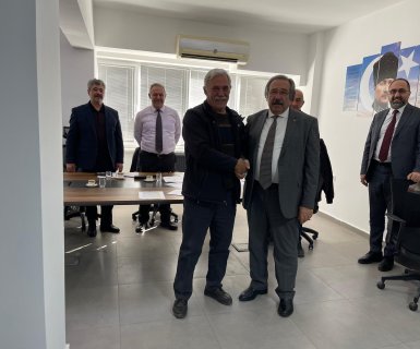 Belediye Meclis Üyemiz, Plan ve Bütçe Komisyon Üyesi Sn. Mustafa Seklem'in doğum günü olması nedeniyle kendisine sürpriz doğum günü kutlaması yapıldı.