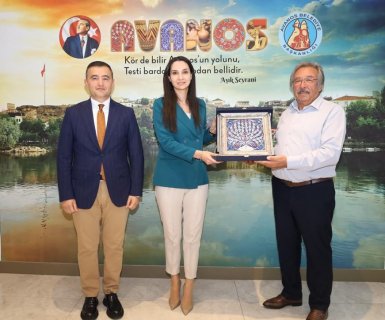 Nevşehir Vali Yardımcımız Sayın Kübra Karaalioğlu ve Avanos Kaymakamımız Sayın Osman Bilici, Belediye Başkanımız Sayın Mustafa Kenan Sarıtaş’ı ziyaret ettiler.
