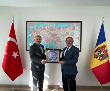 Belediye Başkanımız Mustafa Kenan SARITAŞ, Moldova Cumhuriyeti Ankara Büyükelçisi Dmitri Croitor' u konsolosluk makamında ziyaret etti