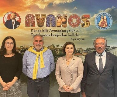 Net Holding Yönetim Kurulu Üyesi Sayın Hande Tibuk, Kapadokya Alanı Turizm Yatırımcıları Derneği Yönetim Kurulu Üyesi Sayın Feride Macarcıkoğlu ve Bazaar54 Genel Müdürü Sayın Nejat Yıldırım, Belediye Başkanımızı ziyaret ettiler.