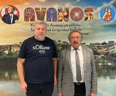 Hemşehrimiz Cengiz Güneren, Belediye Başkanımız Mustafa Kenan Sarıtaş'ı makamında ziyaret ettiler.