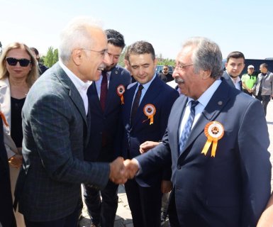 Ulaştırma ve Altyapı Bakanımız Sayın Abdulkadir Uraloğlu’nun katılımlarıyla kapsamlı şekilde restorasyonu tamamlanarak hizmete giren Tarihi Taş Köprümüzün resmi açılışı tören gerçekleştirildi.