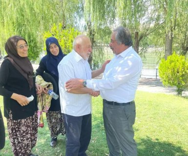 Belediye Başkanımız Mustafa Kenan Sarıtaş Çarşı esnaflarını ziyaret edip hayırlı işler diledi sohbet etti.