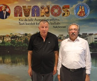 Çavuşin Esnaflarından Ali Kara Belediye Başkanımız Mustafa Kenan Sarıtaş'ı makamında ziyaret etti.